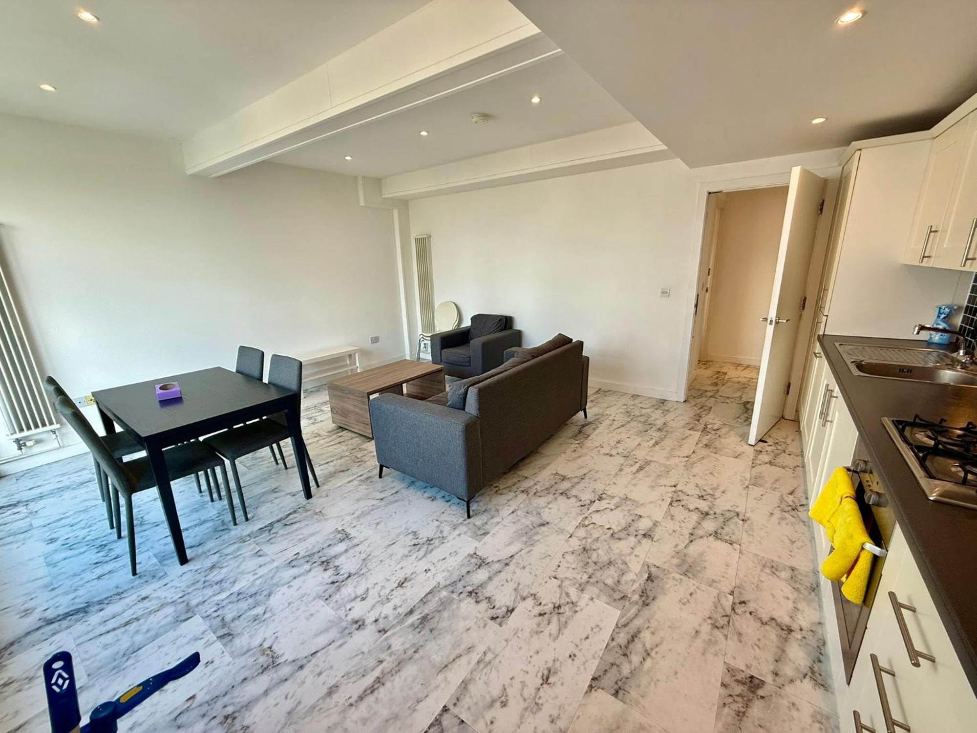 Deluxe Entire With 2x Bedrooms, 2x Bathrooms And A Big Living In The Olympic Park And Westfield At Stratford Apartahotel Londres