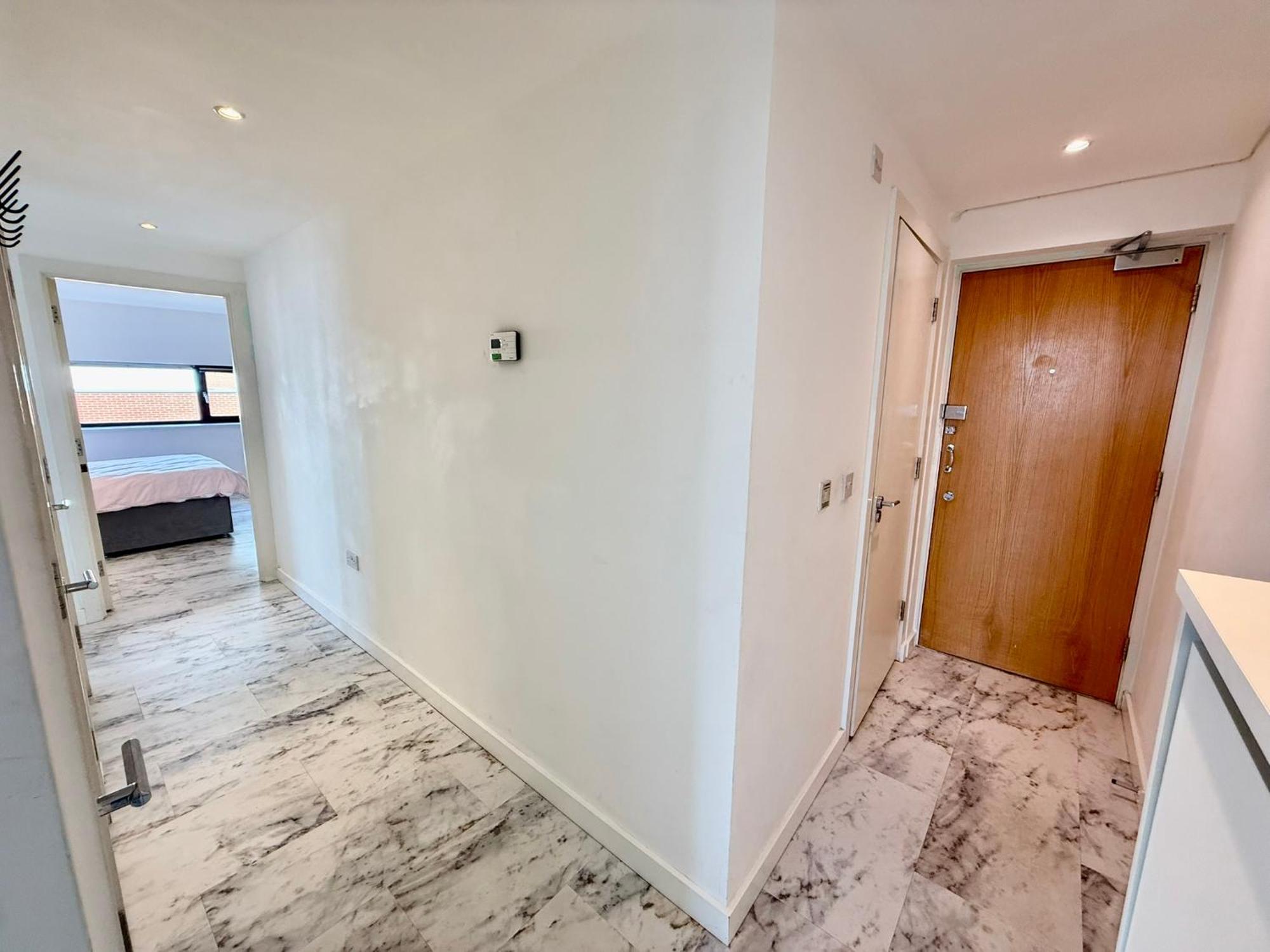 Deluxe Entire With 2x Bedrooms, 2x Bathrooms And A Big Living In The Olympic Park And Westfield At Stratford Apartahotel